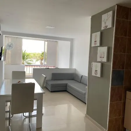 Aparta Estudio Edificio Cristoforo Colombo Apartamento *